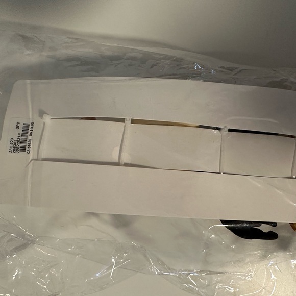 4 set of hair clips - Picture 2 of 3